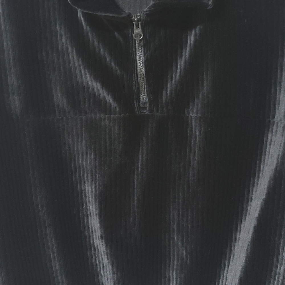 Womens Black Velvet Hoodie Sweatshirt Short Size M - Picture 2 of 8